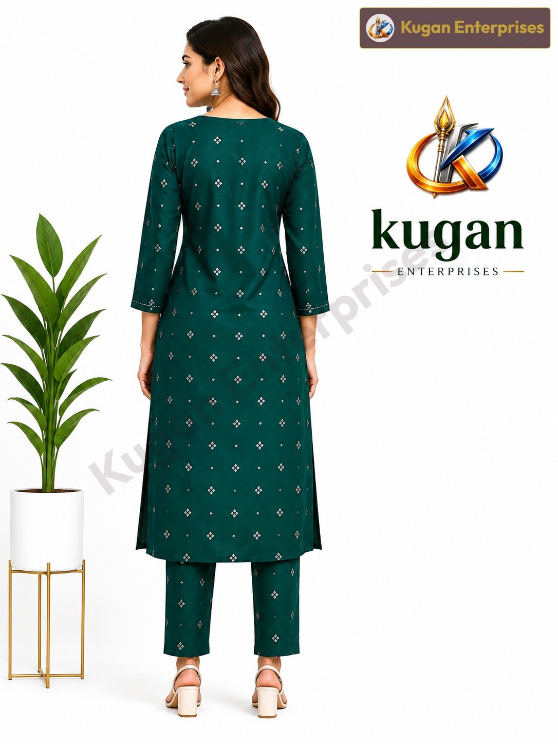 Emerald Green Embroidered Kurta & Straight Pant Set